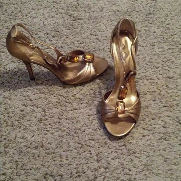 Gold formal dress - Picture 3 of 3